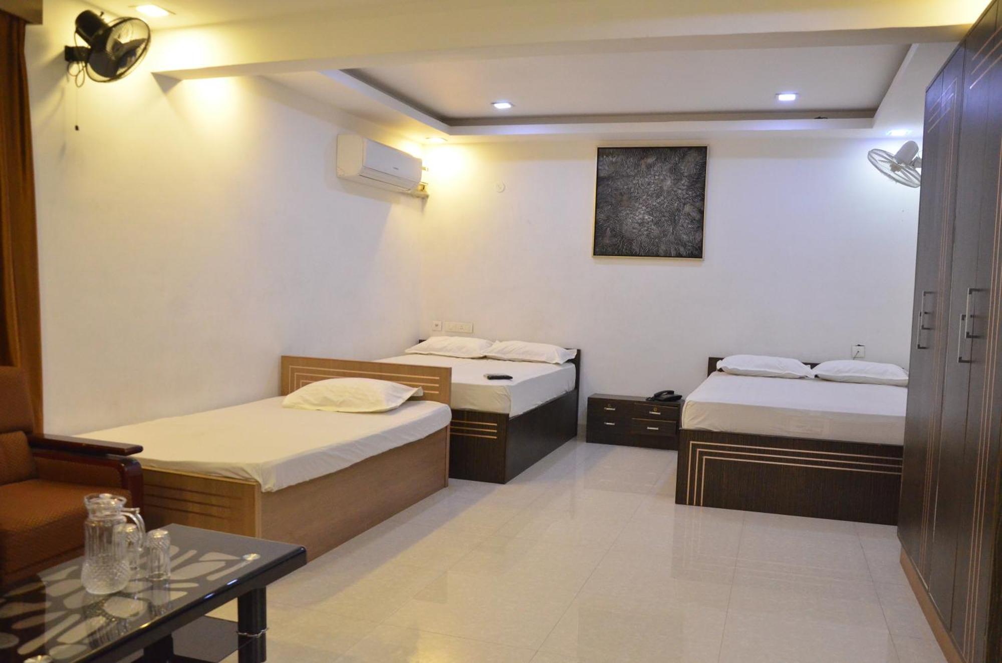 Golden Grand By Xury Hotels Thiruchendur Bagian luar foto
