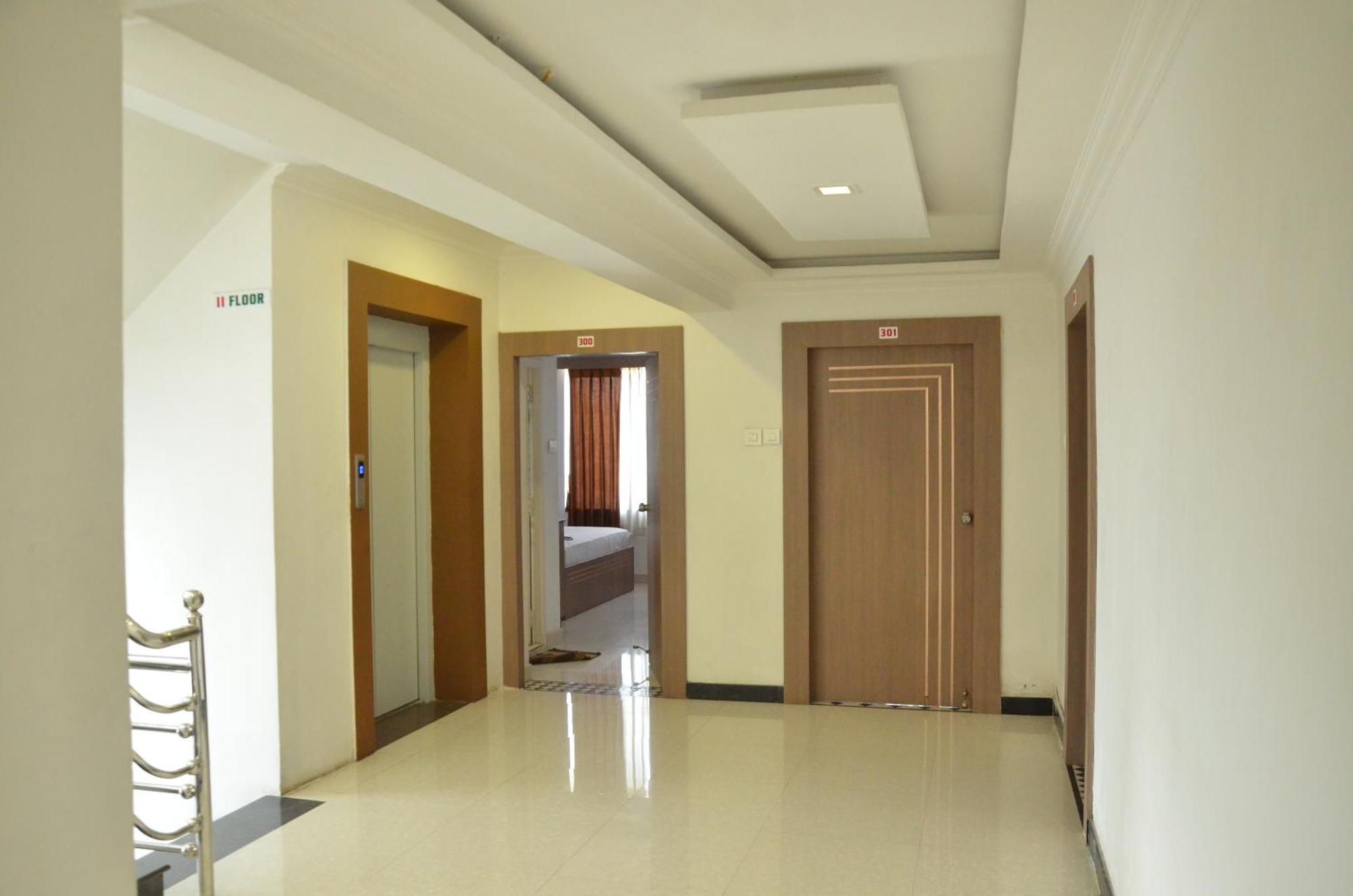 Golden Grand By Xury Hotels Thiruchendur Bagian luar foto